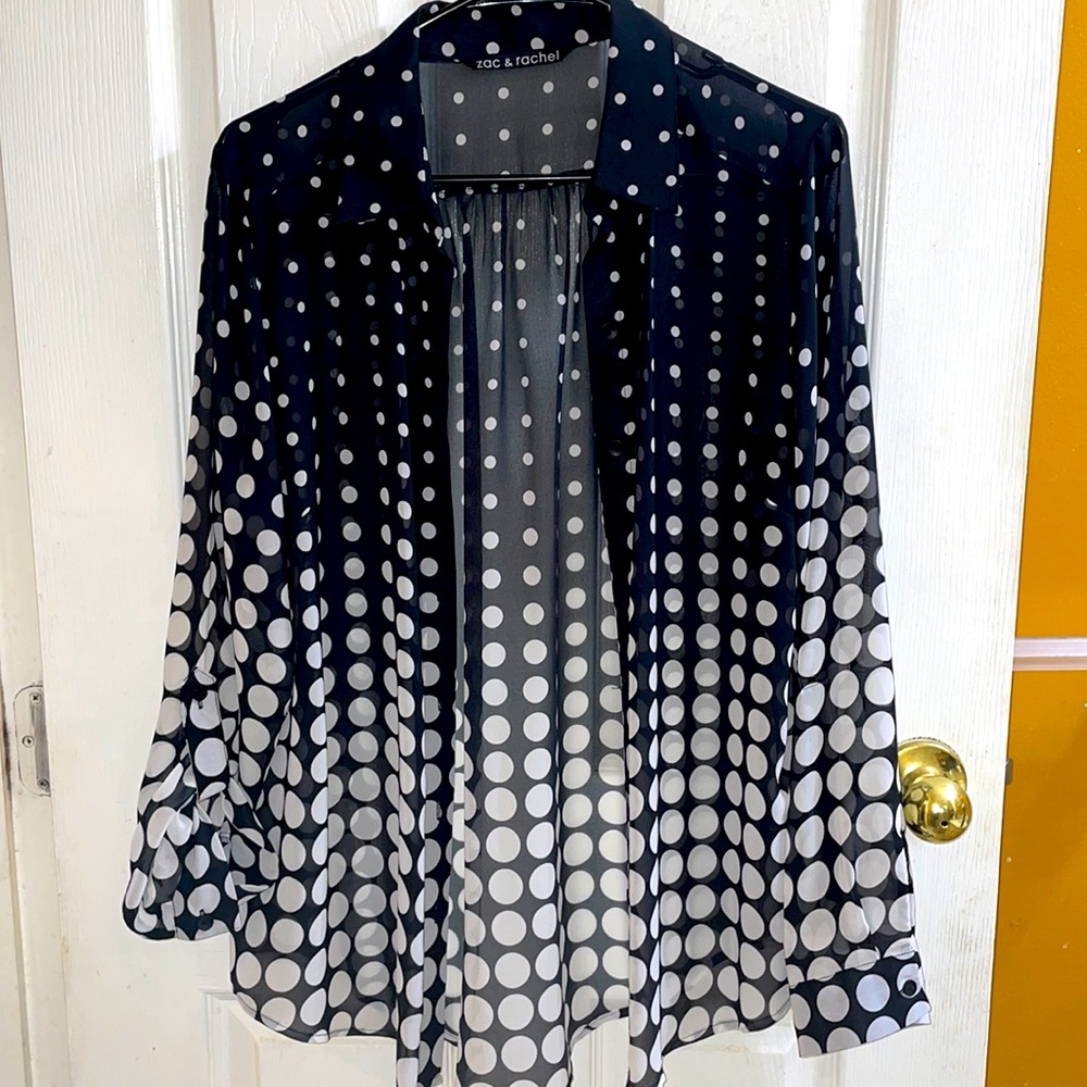 LIKE NEW!! LG Polyester Chiffon Polka Dot Blouse